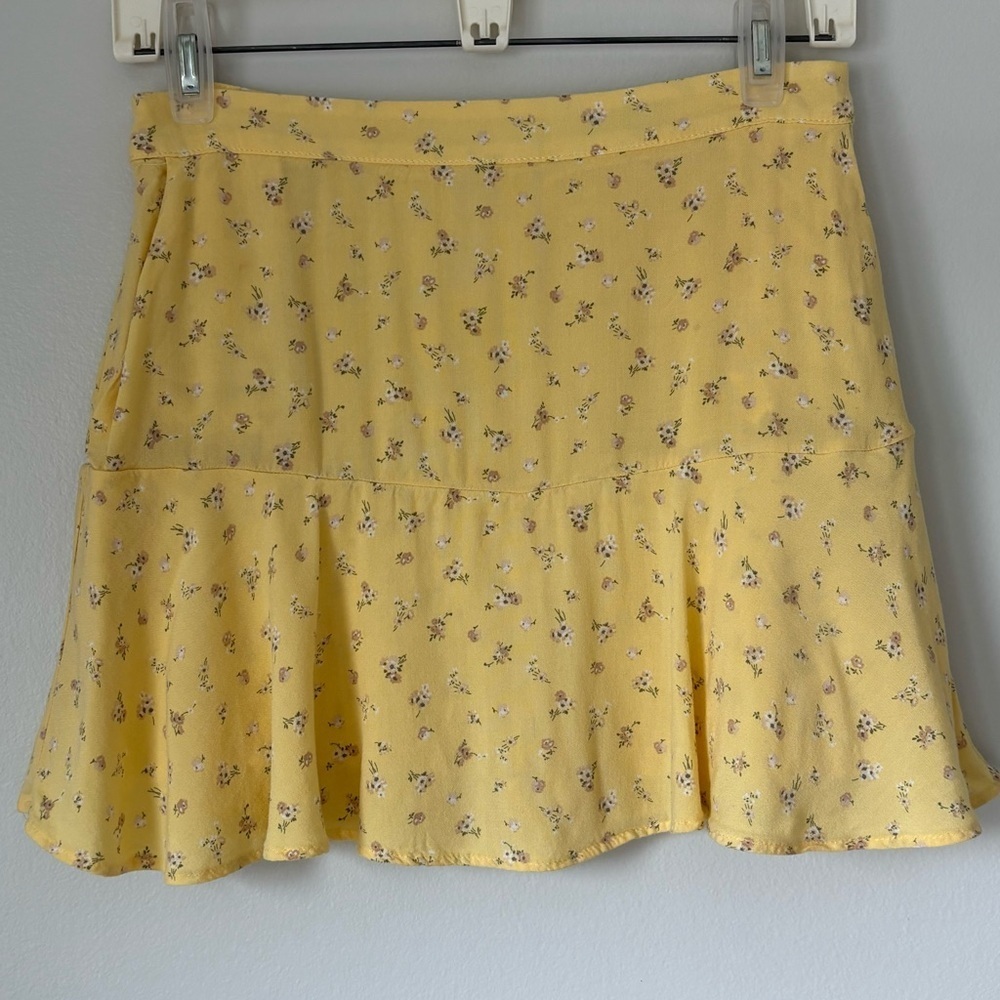 Hollister Yellow Floral Mini Skort